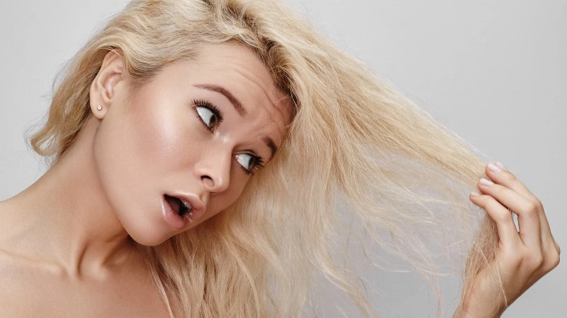 Blonde human hair extension Blonde human hair extension